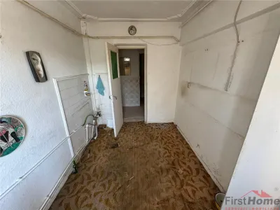 Apartament 3 camere, 70mp, etaj 4/4 cu acoperis, zona Casa de Cultura - Focsani