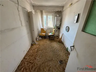 Apartament 3 camere, 70mp, etaj 4/4 cu acoperis, zona Casa de Cultura - foto 2