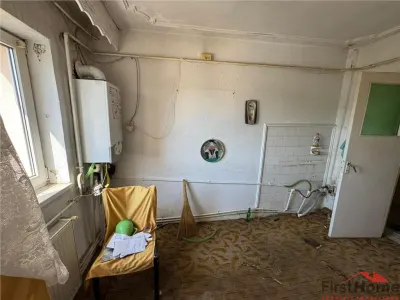 Apartament 3 camere, 70mp, etaj 4/4 cu acoperis, zona Casa de Cultura - foto 3