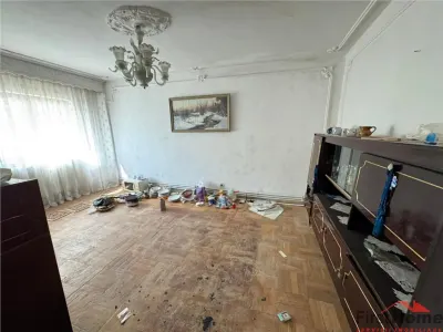 Apartament 3 camere, 70mp, etaj 4/4 cu acoperis, zona Casa de Cultura - foto 5