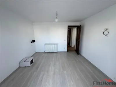 Apartament 4 camere, etaj 2, 88mp utili, renovat complet - foto 4