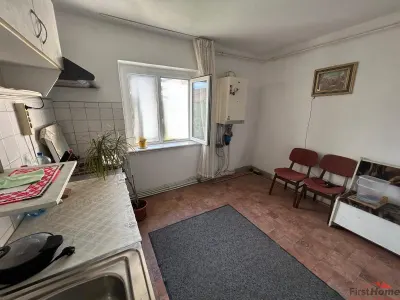 Apartament cu 4 camere de vanzare, zona liceul Pedagogic - foto 6