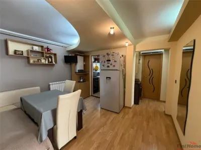 Apartament 3 camere, zona Ultracentrala , etaj 3 cu acoperis - Focsani