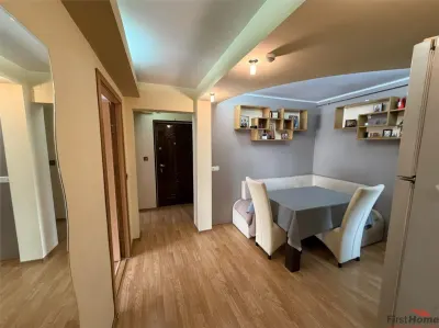 Apartament 3 camere, zona Ultracentrala , etaj 3 cu acoperis - foto 3