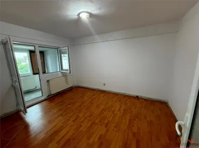 Apartament 2 camere,  58 mp, etaj 3 cu acoperis, zona Scoala 2 - foto 8