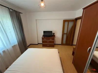 Apartament 4 camere,mobilat si utilat,etaj 3, zona Pompieri - foto 6