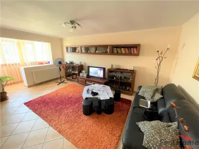 Apartament 4 camere, mobilat +utilat, CT, etaj 4, zona Primarie - foto 2