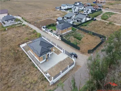 Casa de vanzare , in cartier nou Focsani Nord - Petresti - - foto 23