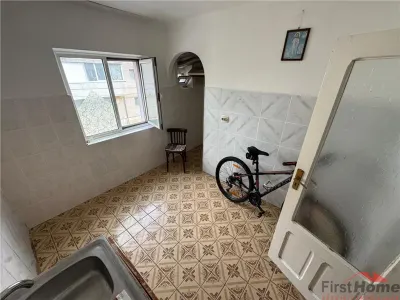 Apartament 3 camere, etaj 1 , 80mp in Campineanca - foto 3