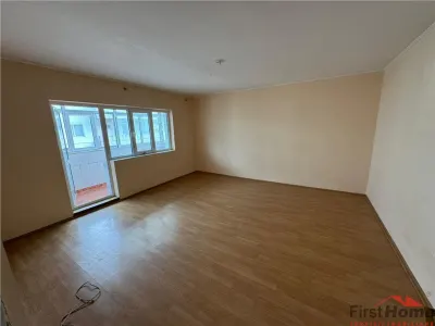 Apartament 3 camere, etaj 1 , 80mp in Campineanca - foto 4
