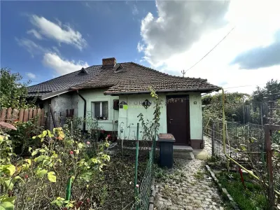 Casa de vanzare în zona linistita - foto 11