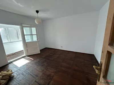 Apartament cu 2 camere de vanzare, etaj 4, zona Sud - foto 6
