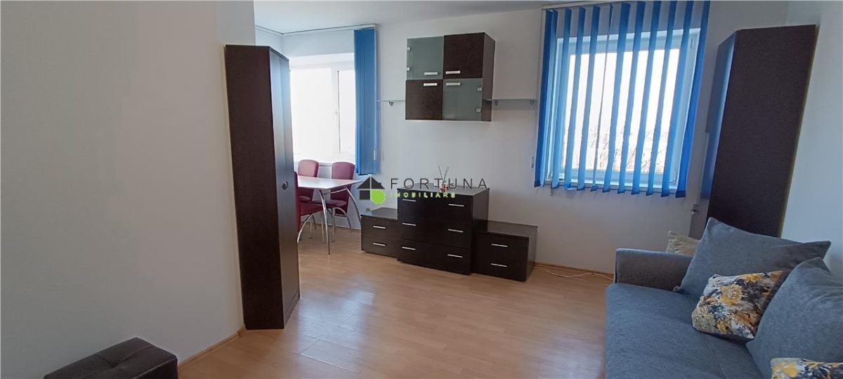 Inchiriere garsoniera in bloc nou, zona Garii - Brasov