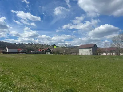 Teren intravilan, zona turistica campul Benedek Valcele - foto 1