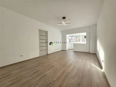 Apartament 2 camere decomandat, renovat, strada Toamnei, Centrul Civic - foto 5