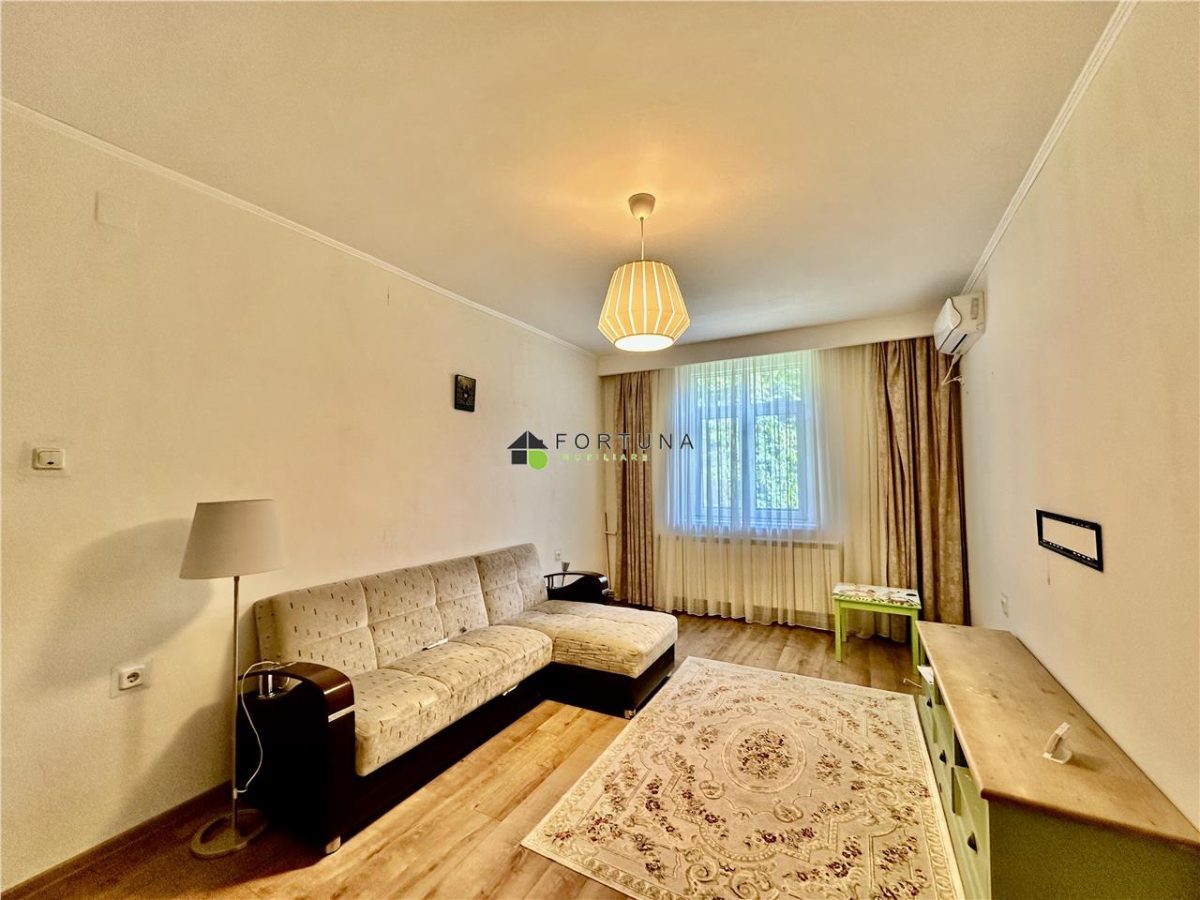Apartament 3 camere de închiriat, zona Eminescu - Ploiesti