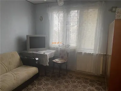 Apartament 3 camere , zona Sud , et 3/4 , decomandat ,52 mp - foto 12