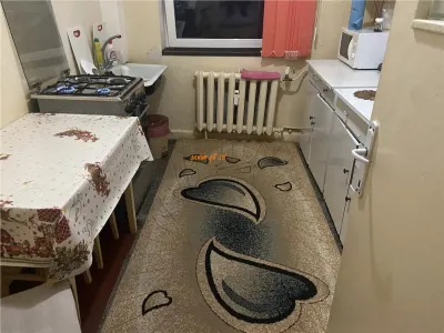 Apartament trei camere , zona Cartier Sud , 55 mp , curat - foto 5