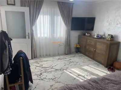 Casa de vanzare la Dumitresti , parter si etaj , mobilata si utilata , teren1347 mp - foto 13