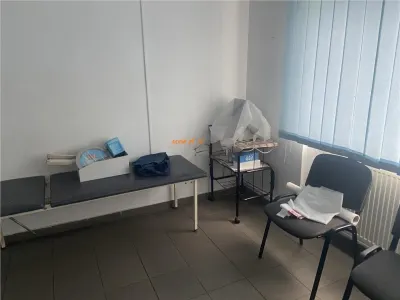 Spatiu comercial , zona Sala Polivalenta ,72 mp , parter ,stradal , actual cabinet medical - foto 7