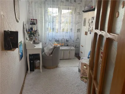 Apartament 3 camere , zona ultracentrala - Primaria Focsani , 83 mp , imbunatatit - foto 9