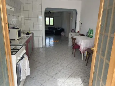 Apartament 4 camere  in Focsani , 98 mp , zona ultracentrala  - Teatrul Municipal Focsani - foto 3