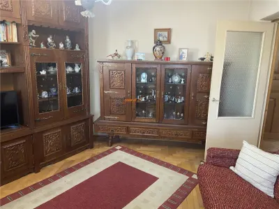 Apartament 3 camere in Focsani , zona centrala, et 2/4 , decomandat , 77 mp , liber , mobilat - foto 4