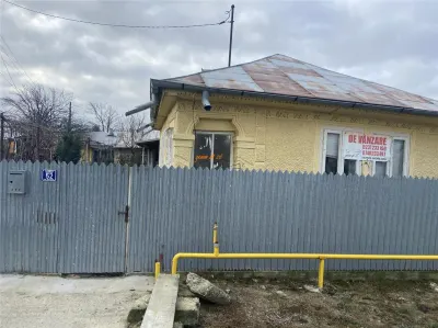 Casa formata din 2 corpuri de vanzare in sat Maluri , comuna Vulturu ,suprafata casa 100 mp , teren1400mp - foto 2