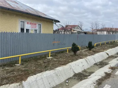 Casa formata din 2 corpuri de vanzare in sat Maluri , comuna Vulturu ,suprafata casa 100 mp , teren1400mp - foto 3