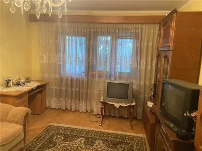 Apartament 3 camere , zona 2 Stejari , et 1/3 , 84 mp , decomandat , mobilat - Focsani