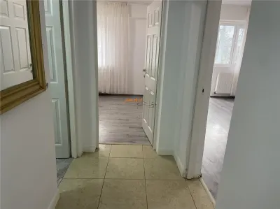 Apartament 2 camere , et 1/4 , ultracentral -Piata Moldovei , renovat , mobilat  partial - foto 11