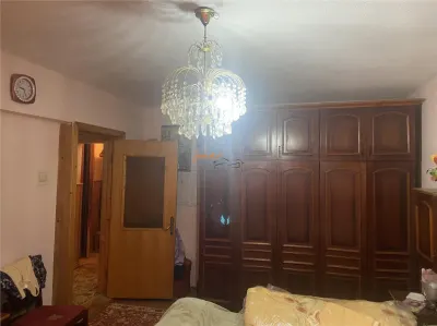 Apartament 3 camere , cartier Sud , et 3/4 ,decomandat ,70 mp , centrala termica  proprie - foto 12