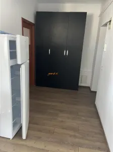 Garsoniera de vanzare , zona Liceul Economic Gara - strada Longinescu , 37 mp , renovata ,mobilata - foto 11