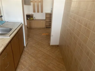 Apartament 2 camere , cartier Sud , decomandat , 43 mp, centrala termica proprie - foto 6