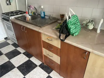 Apartament 3 camere , zona Politia Judeteana Focsani, et 1/4 , 71 mp , decomandat , mobilat - Focsani
