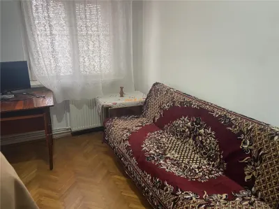 Apartament 3 camere , zona Politia Judeteana Focsani, et 1/4 , 71 mp , decomandat , mobilat - foto 5