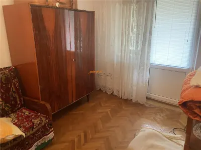 Apartament 3 camere , zona Politia Judeteana Focsani, et 1/4 , 71 mp , decomandat , mobilat - foto 8