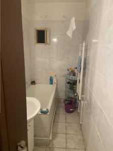 Apartament 3 camere , zona Politia Judeteana Focsani, et 1/4 , 71 mp , decomandat , mobilat - foto 9