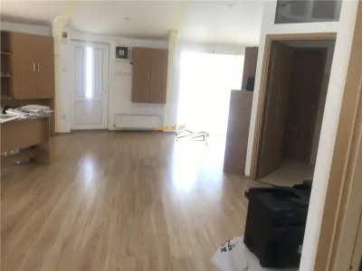 Cladire birouri  si hala , zona Golesti, suprafata teren 2365 mp - foto 5