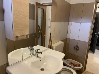 Apartament 2 camere de inchiriat, zona ultracentrala Spitalul Mlitar , mobilat si utilat complet - foto 17