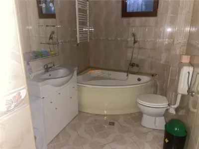 Casa de vanzare in Campineanca, suprafata construita 509 mp , parter si etaj , suprafata teren 1152 mp - foto 21