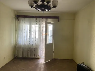 Apartament 3 camere , zona centrala -Sala Polivalenta, 80 mp , liber - foto 5