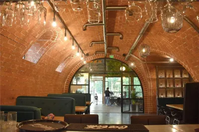 Spatiu comercial situat in zona sat Petresti , actual restaurant cu suprafata 140 mp ,dotat si utlat complet, teren 432 mp - foto 4