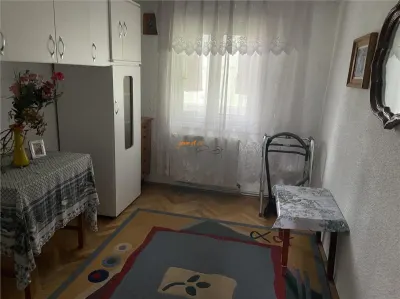 Apartament 3 camere , zona ultracentrala (Casa de Pensii ) , decomandat ,72 mp , mobilat, liber - foto 9
