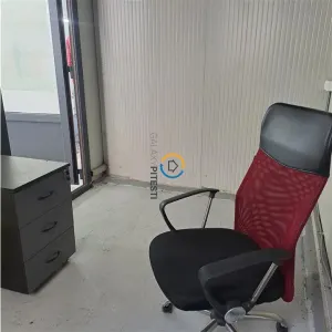 Spatiu 80 mp amplasat la bld. Fratii Golesti pretabil pentru activitati auto - foto 3
