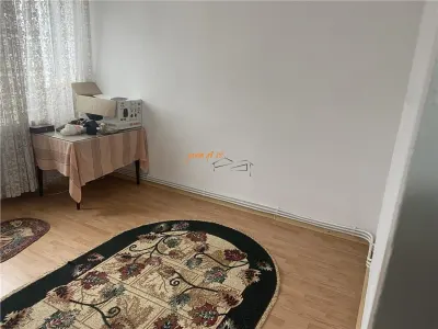 Apartament 3 camere , zona Cartier Gara , et 3din 4 , 60 mp , centrala termica , liber - foto 2