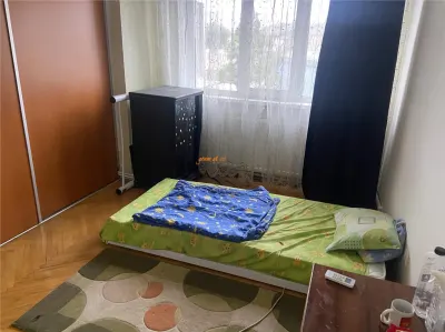 Apartament 4 camere , zona cetrala - Teatru Focsani ,123 mp , decomandat , liber - foto 11