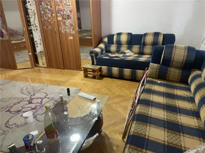 Apartament 4 camere , zona cetrala - Teatru Focsani ,123 mp , decomandat , liber - foto 4