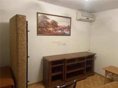 Apartament 3 camere , zona cartier Sud , et 2/4, decomandat,54 mp, imbunatatit , curat , liber - foto 2