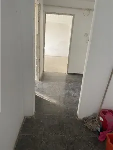 Apartament 3 camere , zona Longinescu - Gara , decomandat 70 mp , centrala termica , liber - foto 6